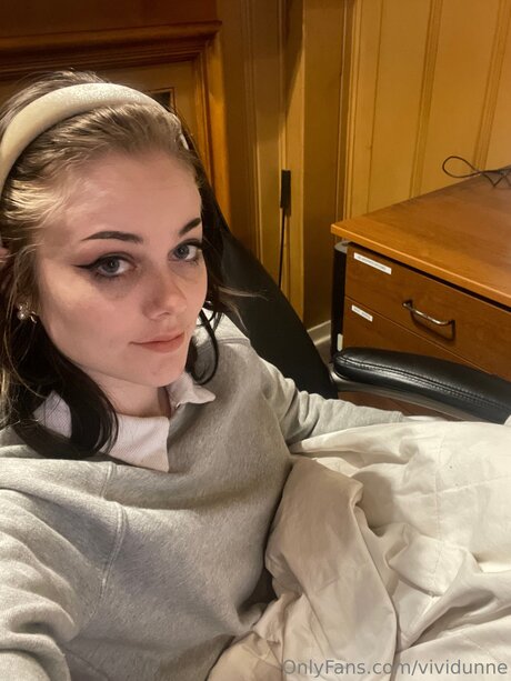 Vividunne model xxx photos