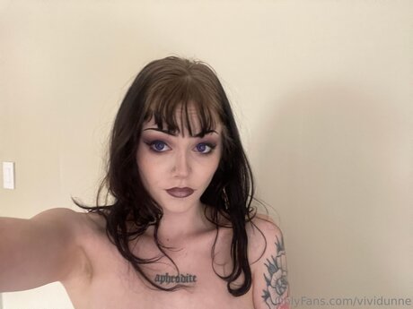 Vividunne model adult photo