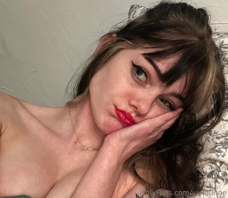 Vividunne star high quality pictures