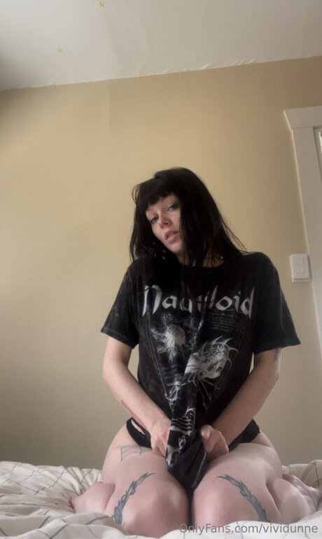 Vividunne pornstar picture
