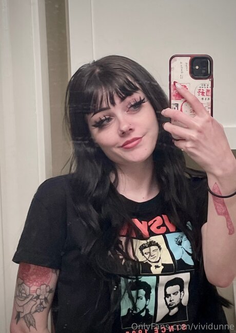 Vividunne hot pornstar pic
