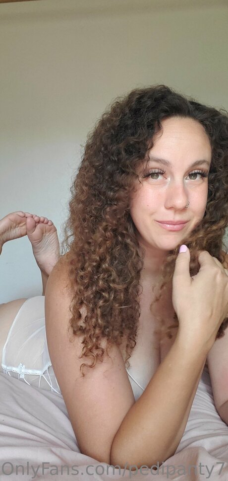 U9317275 actress photo