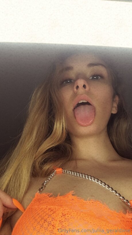 Juliia Geraldiine free star gallery