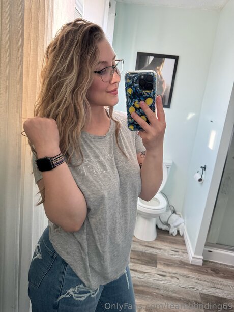 blonde hairy pussy onlyfans hd images