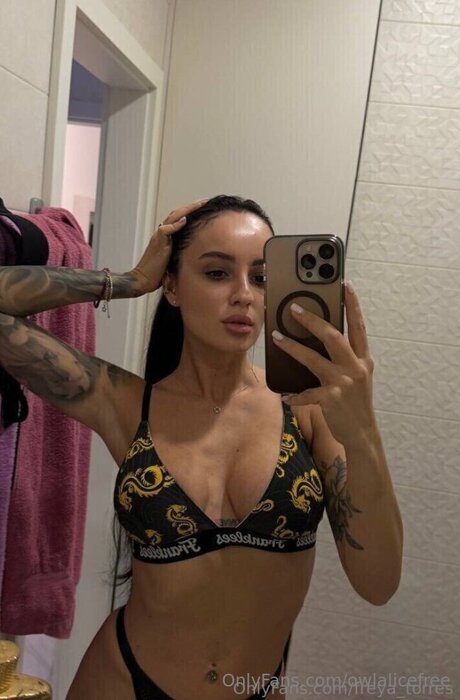 Owlalicefree model hot pic