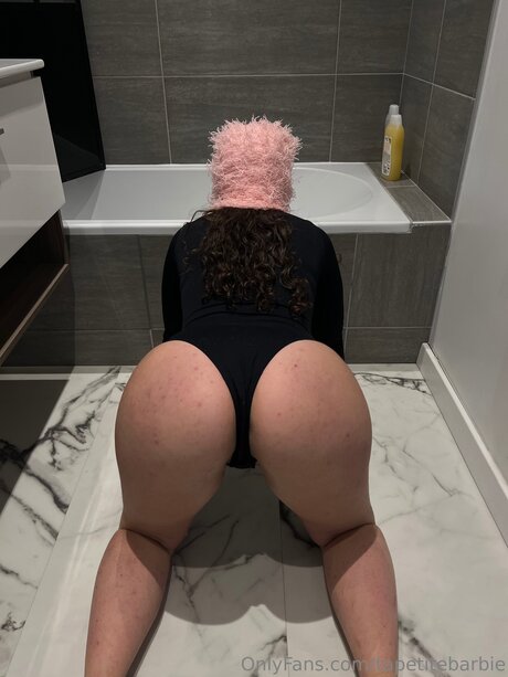 Tapetitebarbie sex pornstar gallery