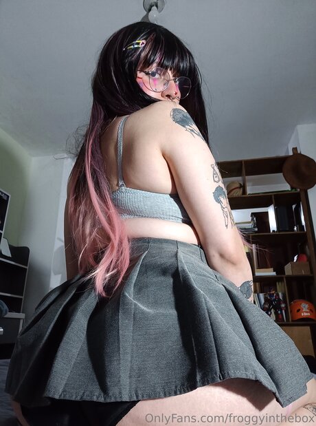 Froggyinthebox hd model photo