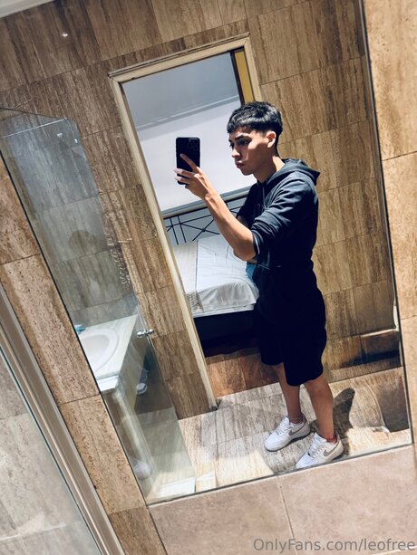 Leofree naked actress image