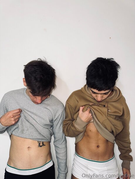 Leofree naked actress pictures