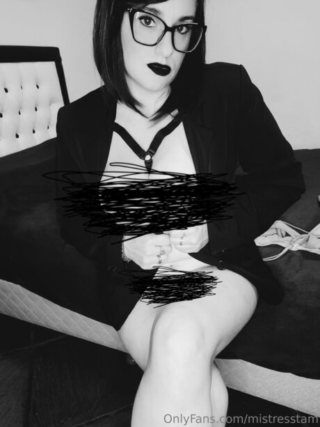 Mistresstam pretty model pic