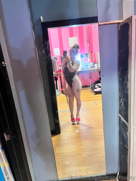 shemale fucks girl onlyfans hot naked img