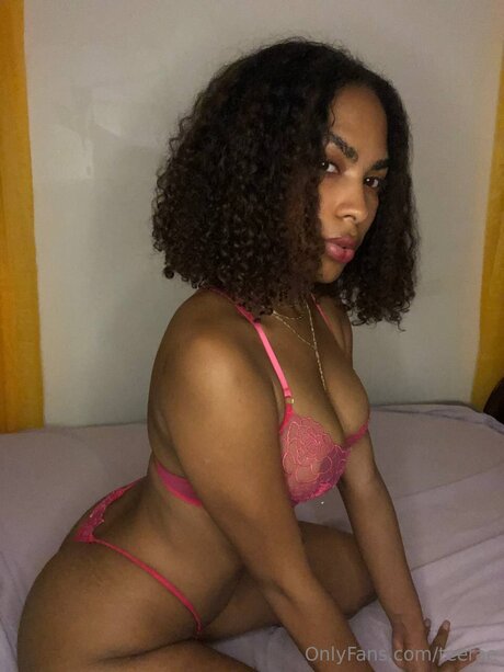 Teerae sexy pornstar photos