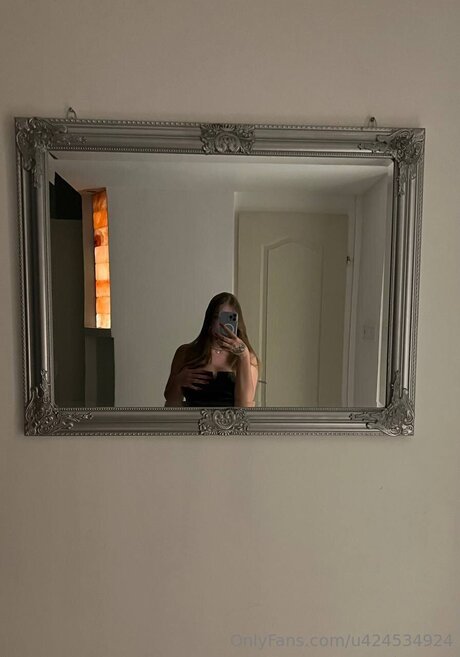 Lanaavis pornographic model pic