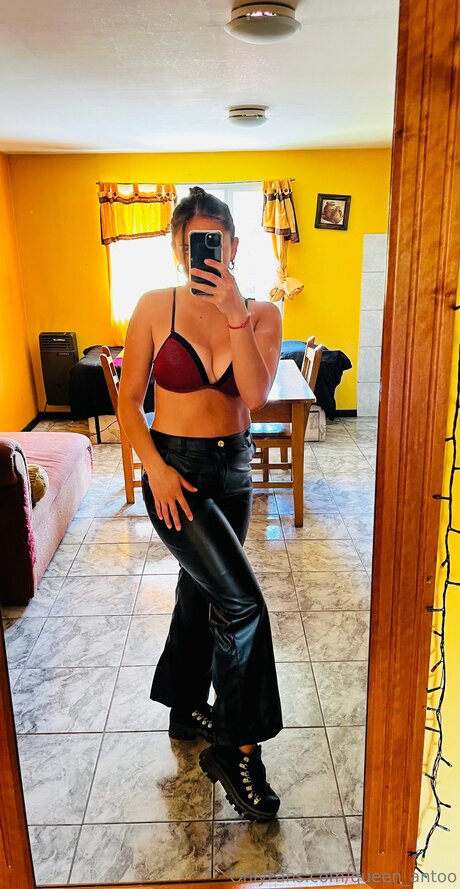 Queen Antoo pornstar pretty galleries