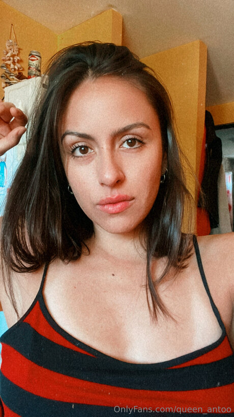 Queen Antoo erotic pornstar img