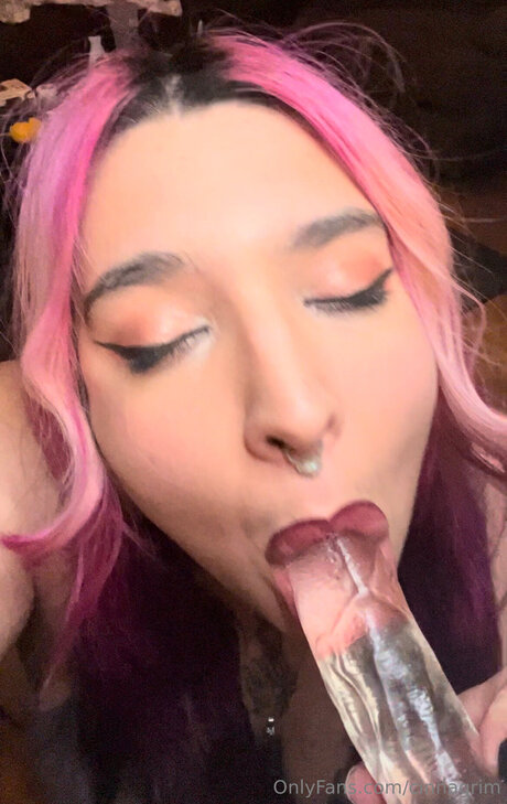 Cinnagrim model pornographic picture