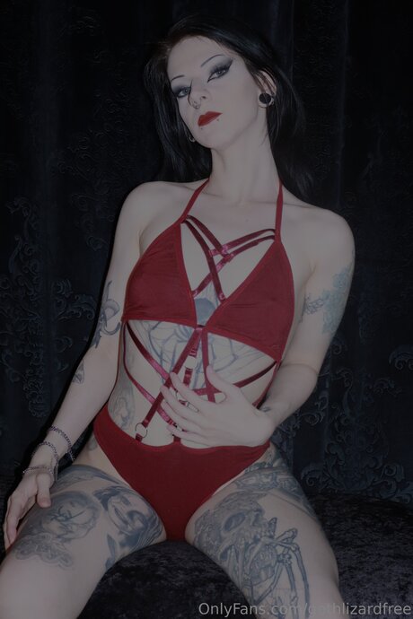 Gothlizardfree pornstar top pic
