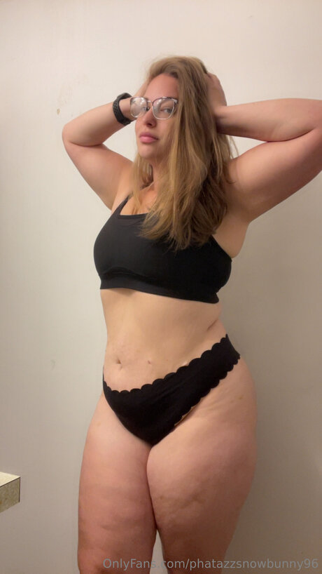 curvy shemale onlyfans sexy xxx pic