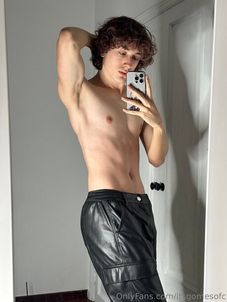 Itsgomesofc nude actress photos