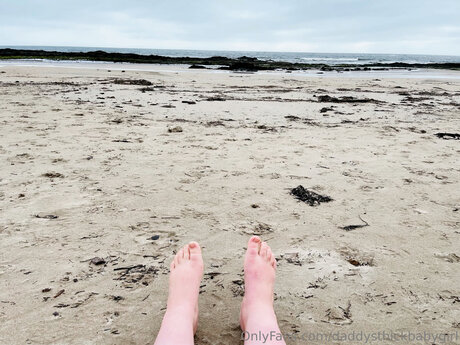 Daddysthickbabygirl beautiful model image