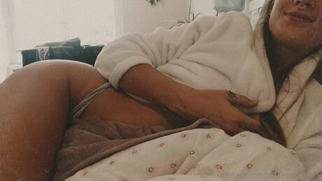 Bellavontroubles exclusive model images