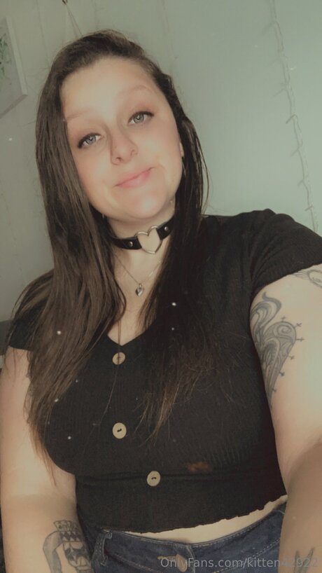 Kitten42922 art model photo