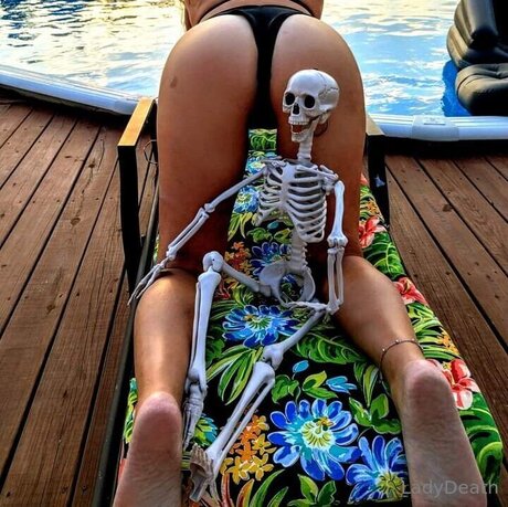 U137557190 pornstar naked pic