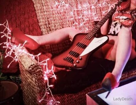 U137557190 model hd images