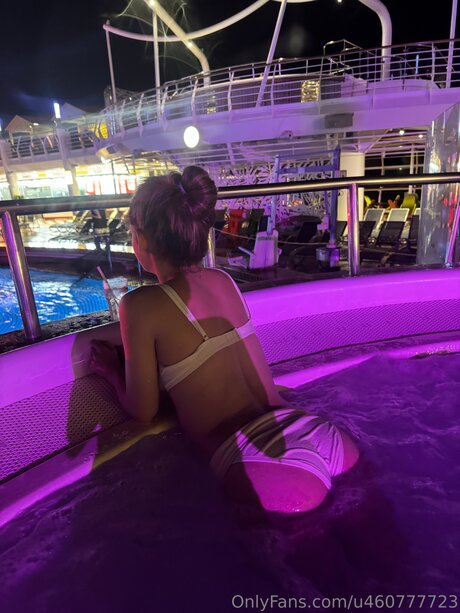 Iamprincess Emily naked pornstar picture