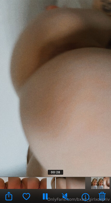 nerdy onlyfans hot nude picture