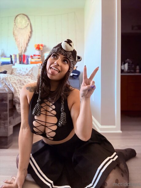 Mctiddiees model perfect picture