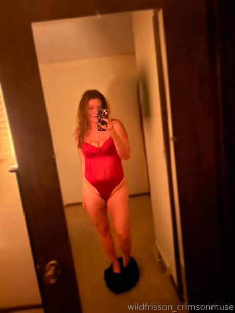 Crimsonmusewildfrisson high quality model photo