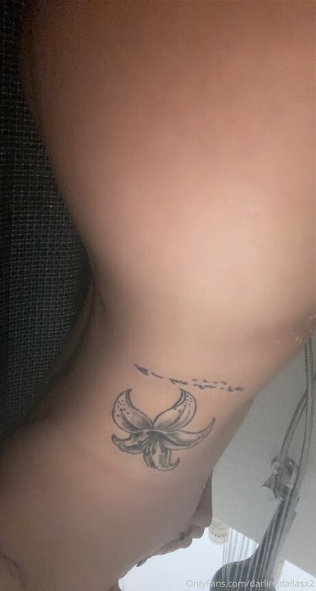 Exclusive Ellieemaee nude model pictures