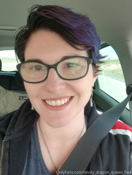Nerdy Dragon Queen Free nude model img