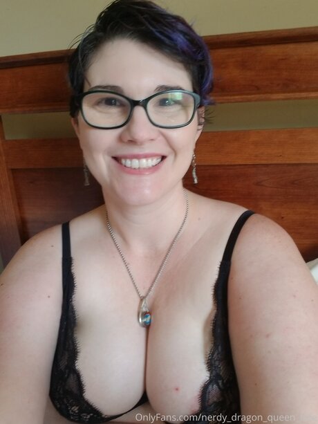 Nerdy Dragon Queen Free best model images