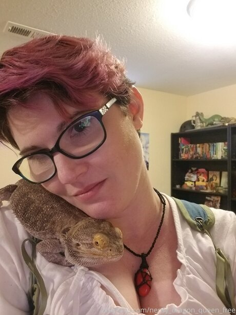 Nerdy Dragon Queen Free free model img