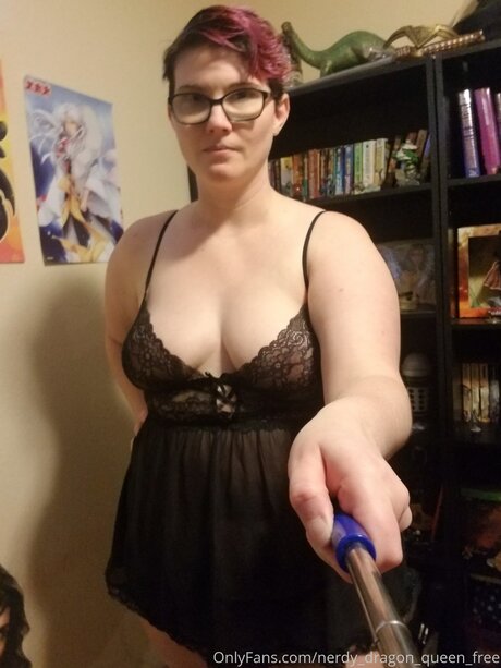 Nerdy Dragon Queen Free pretty model galleries