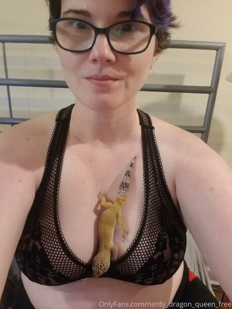 Nerdy Dragon Queen Free star hd images
