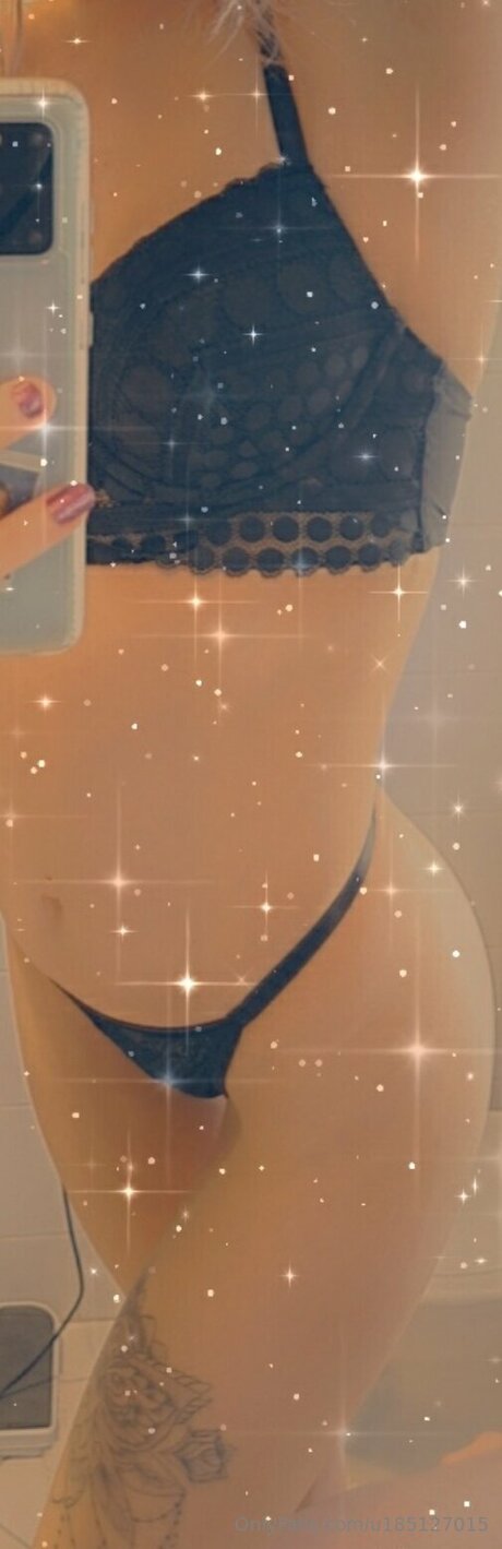 U185127015 model erotic picture