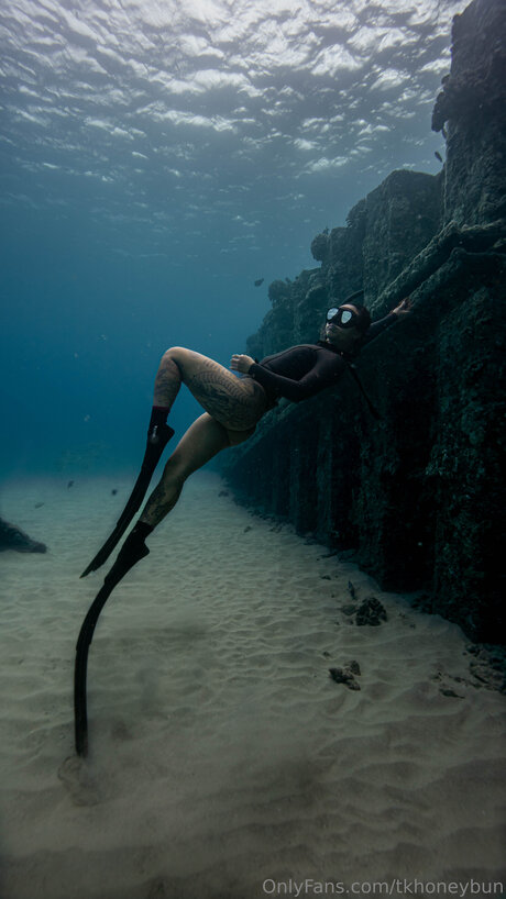 Tkhoneybun exclusive star photo