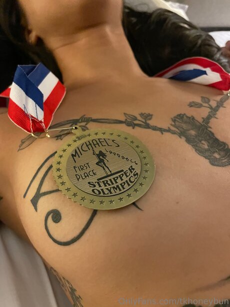 Tkhoneybun model porn gallery