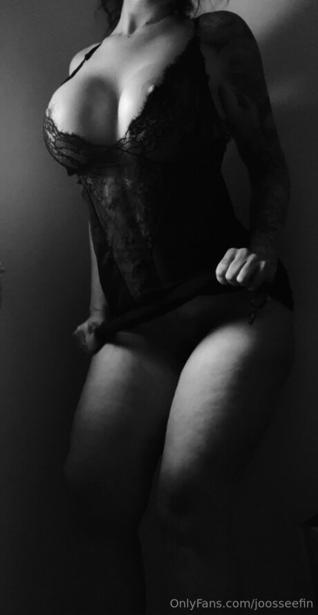 Joosseefin model exclusive photos