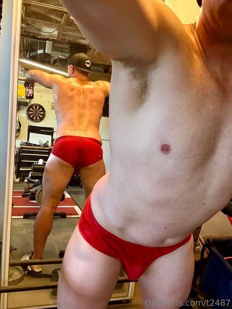 T2487 hot star photos