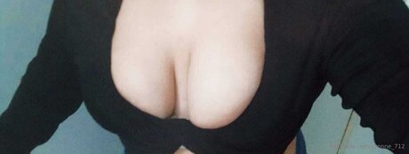 Yvonne 712 model erotic pics