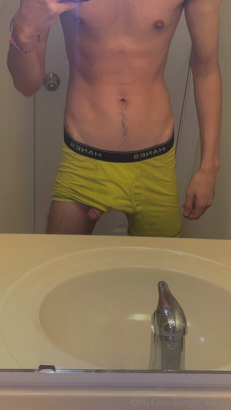 Bi Kingy hot pornstar photos