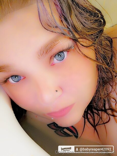 Babyreaper92 erotic actress pic