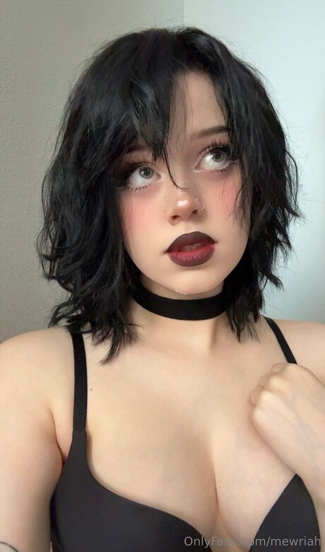 Mewriah naked actress img