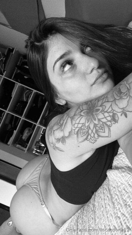 Liscardona12 model pornographic archive