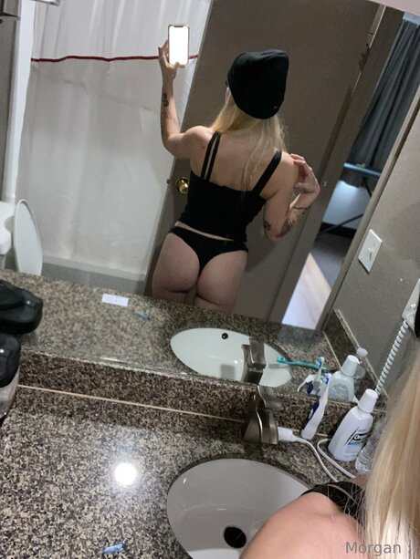 blonde princess onlyfans nice pic
