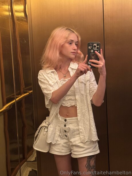 Taitehambelton pretty model photo